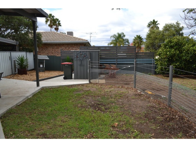 10 Susan Street, Kootingal NSW 2352