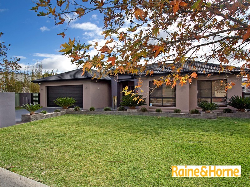 27 The Grange, Tamworth NSW 2340