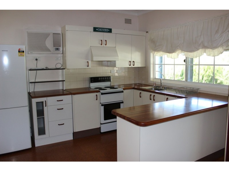 4 Kitchener Street, Tamworth NSW 2340