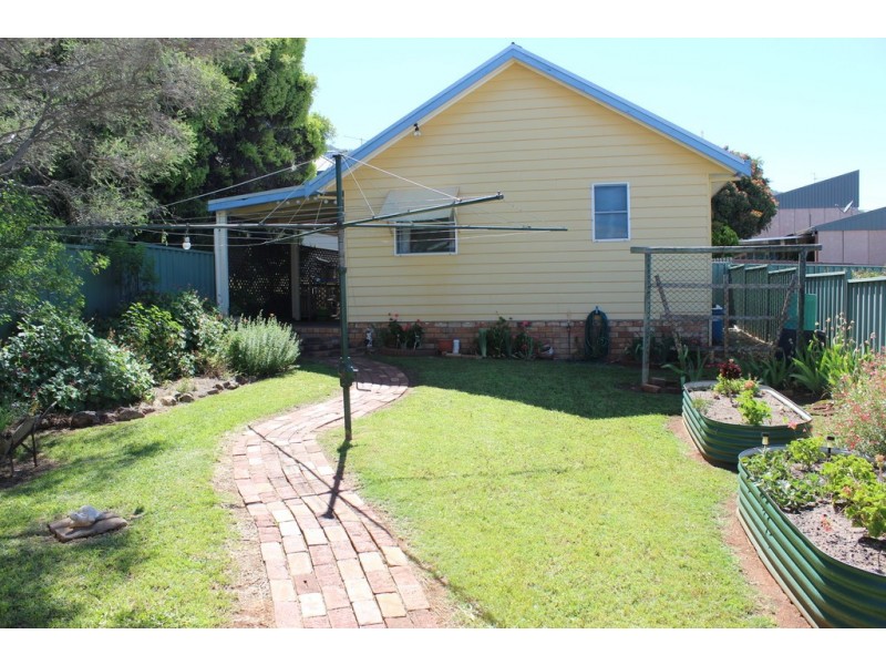 4 Kitchener Street, Tamworth NSW 2340