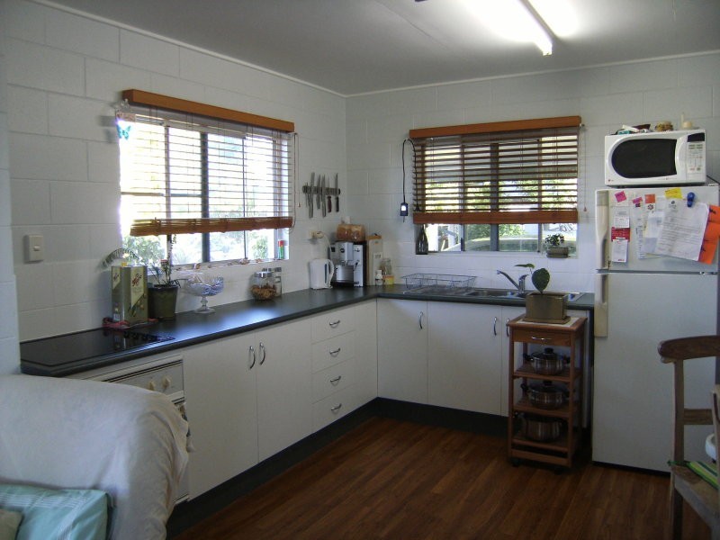 17 Mambrini Street, Halifax QLD 4850