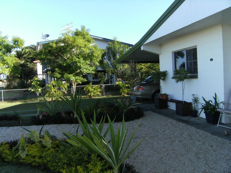 17 Mambrini Street, Halifax QLD 4850