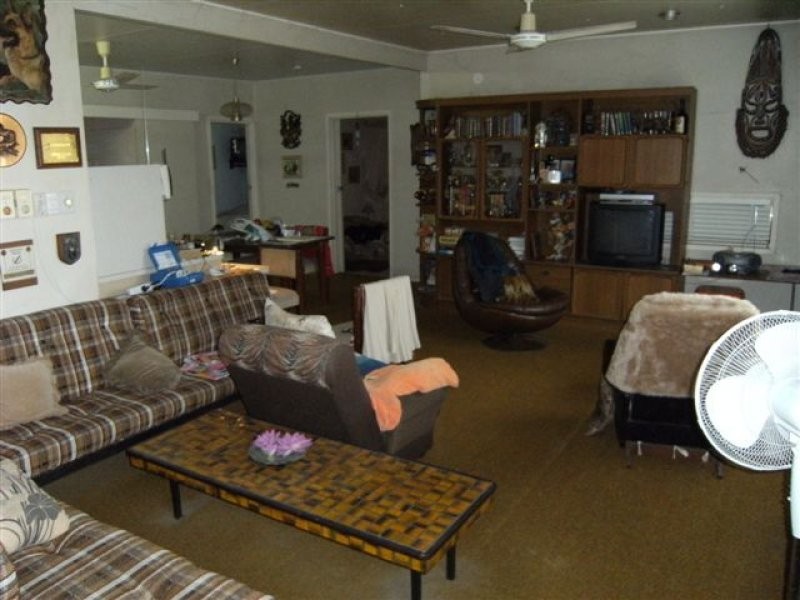 15 Britton Street, Trebonne QLD 4850