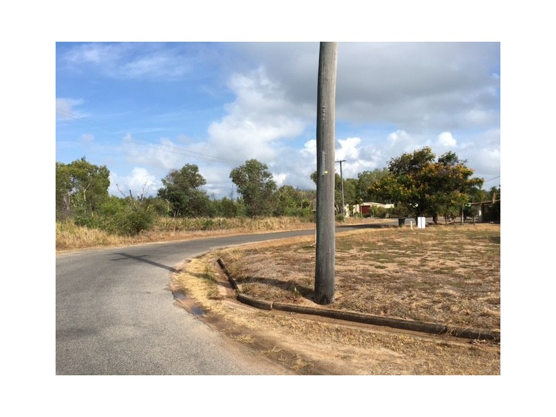 1 Carr Crescent, Lucinda QLD 4850
