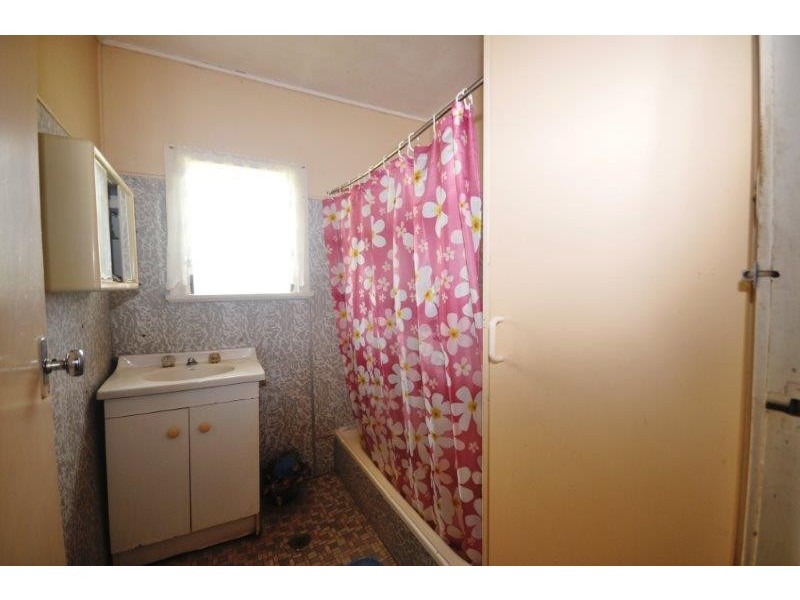 10 Rutledge, Ingham QLD 4850