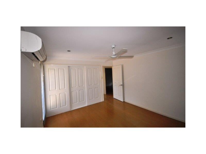 4 Dolphin Crescent, Taylors Beach QLD 4850