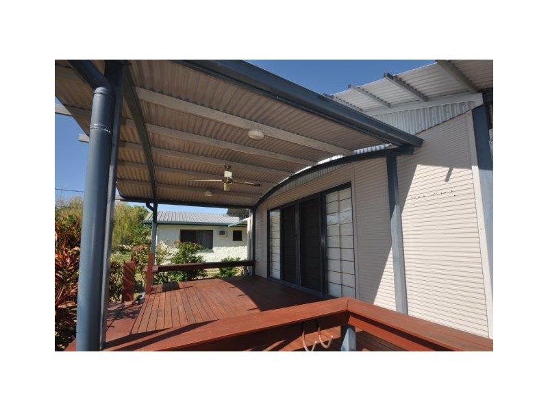 4 Dolphin Crescent, Taylors Beach QLD 4850