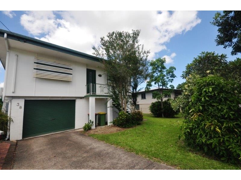 38 Marina Parade, Ingham QLD 4850