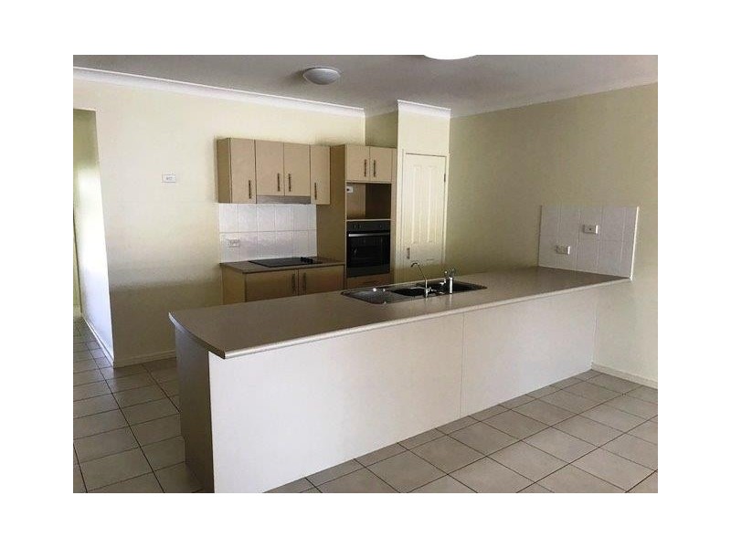 2/2 Liverpool Street, Cardwell QLD 4849