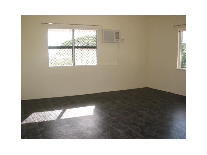 2/13 Palm Terrace, Ingham QLD 4850