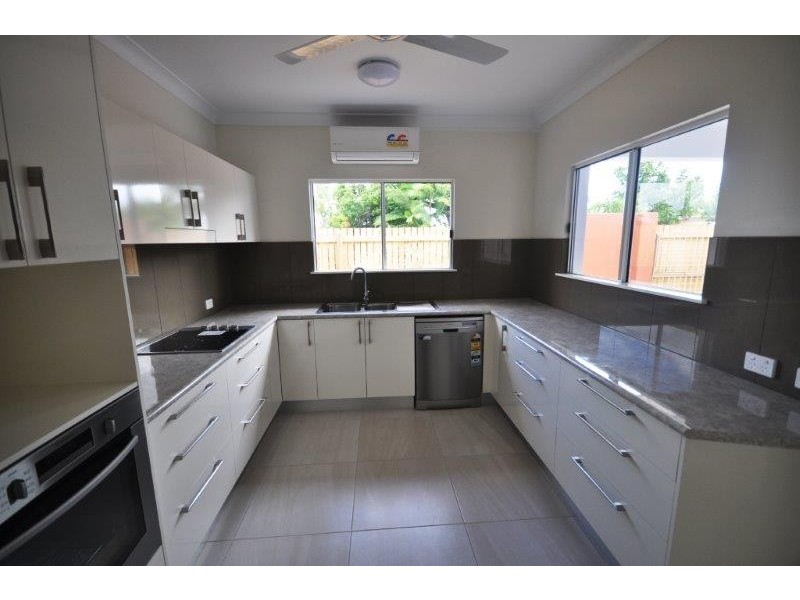 4/2 Renouf Street, Ingham QLD 4850