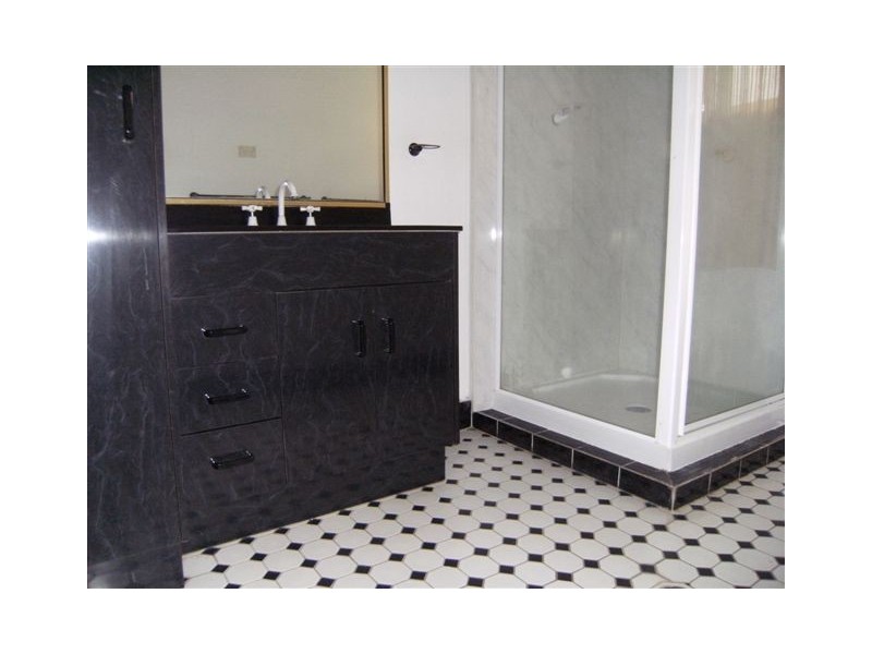 4 Shaw Avenue, Halifax QLD 4850