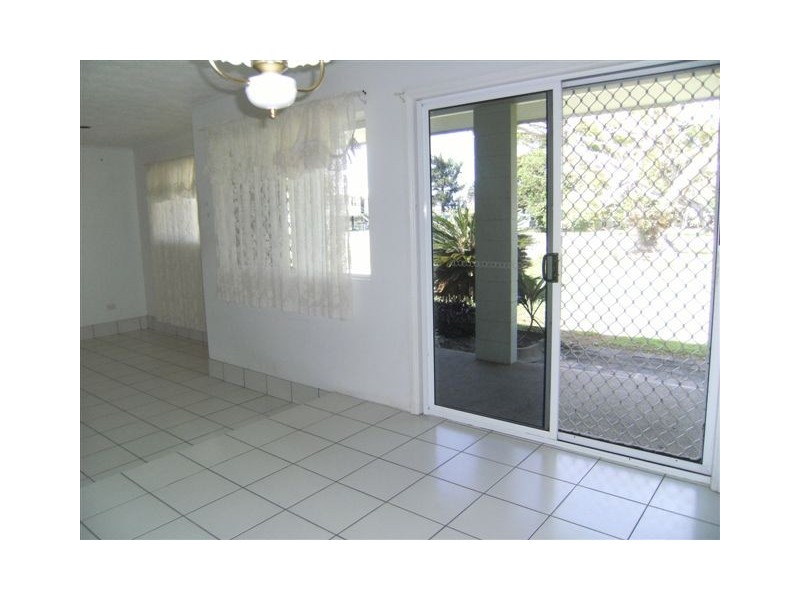 4 Shaw Avenue, Halifax QLD 4850