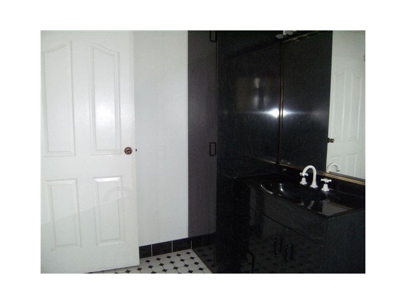 4 Shaw Avenue, Halifax QLD 4850