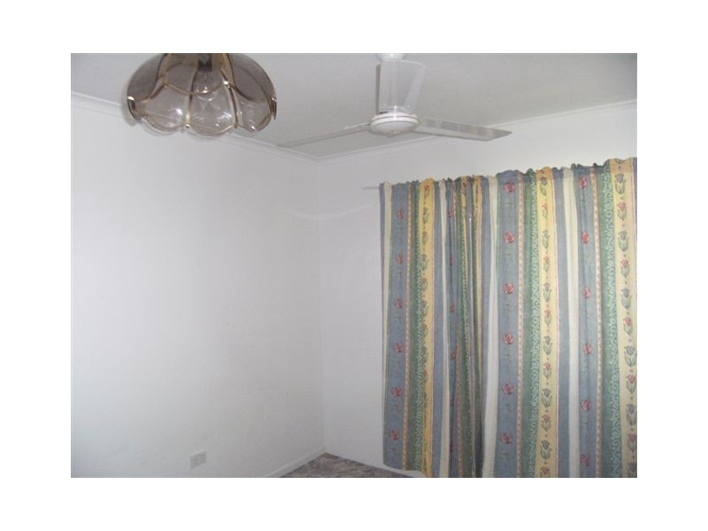 4 Shaw Avenue, Halifax QLD 4850