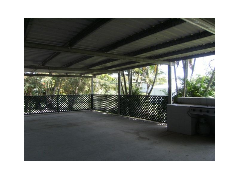 4 Shaw Avenue, Halifax QLD 4850