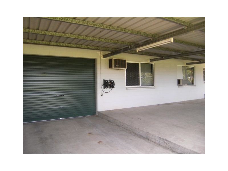 4 Shaw Avenue, Halifax QLD 4850