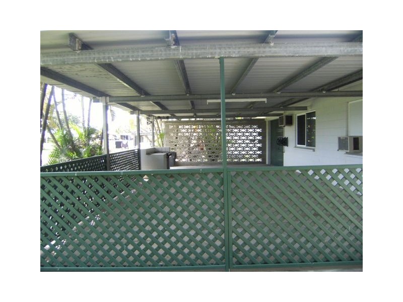 4 Shaw Avenue, Halifax QLD 4850