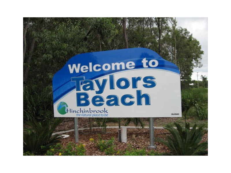 135 John Dory Street, Taylors Beach QLD 4850