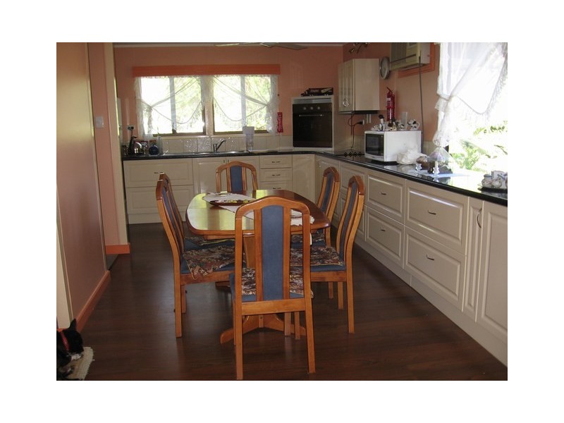 10 McLennan St, Collinsville QLD 4804