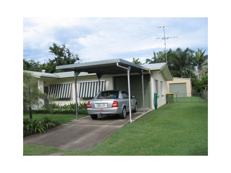 4 Salmon Street, Taylors Beach QLD 4850