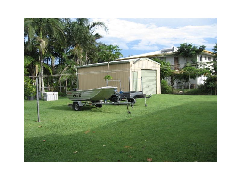 4 Salmon Street, Taylors Beach QLD 4850