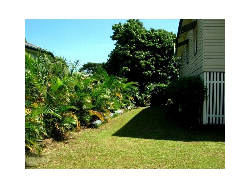 6 Palm Av, Ingham QLD 4850