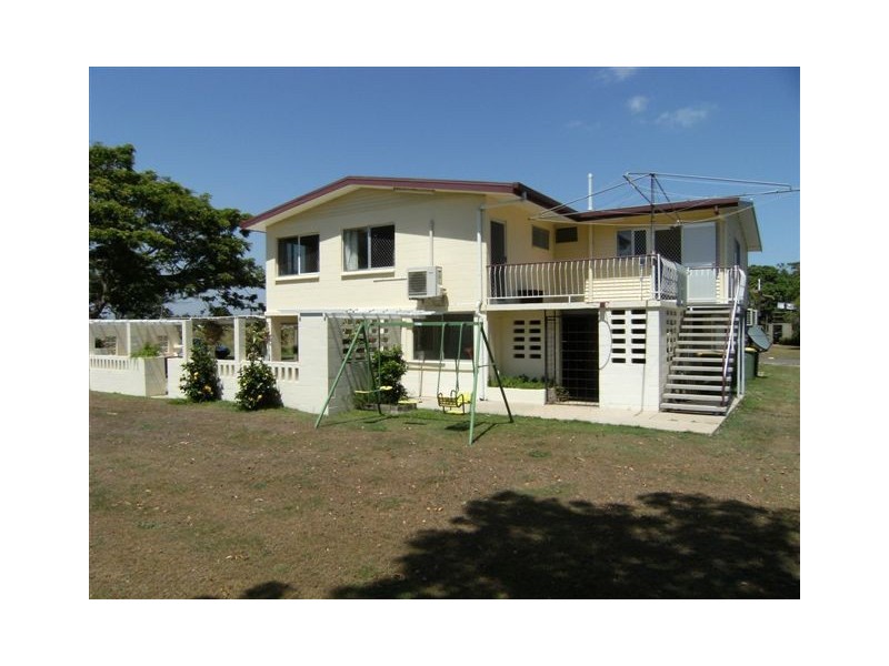 2 MacDonald, Ingham QLD 4850