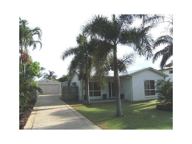 18 Banksia St, Forrest Beach QLD 4850