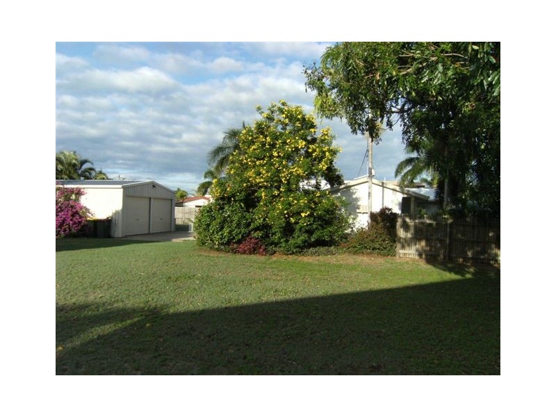 18 Banksia St, Forrest Beach QLD 4850