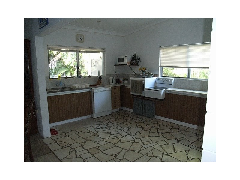 34 Old Bridge rd, Long Pocket QLD 4850