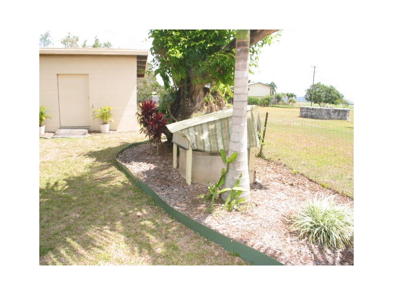 6 Crisps Road, Blackrock QLD 4850