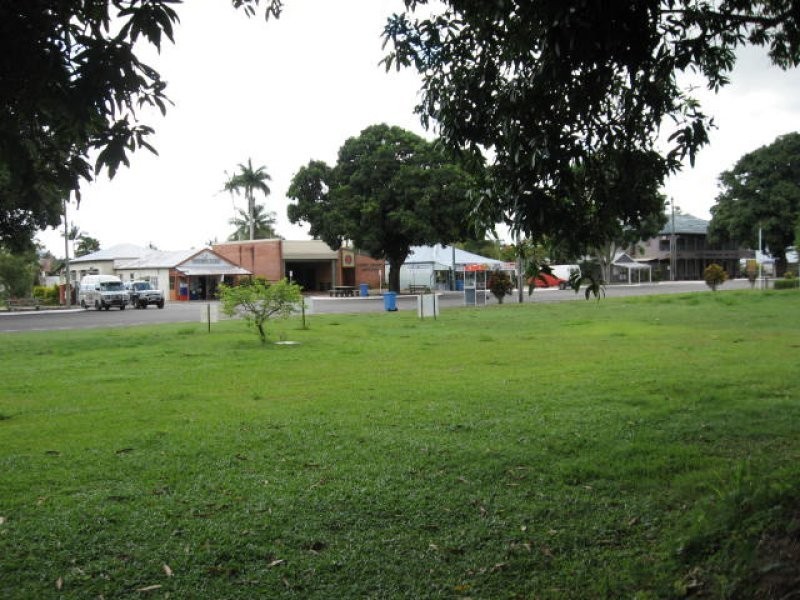 17 Macrossan Street, Halifax QLD 4850