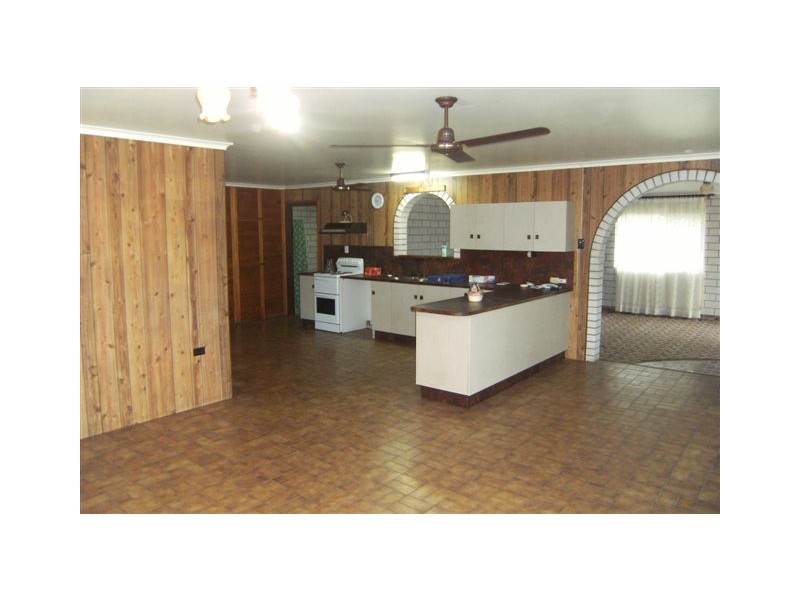 5 VON ALPIN, Ingham QLD 4850