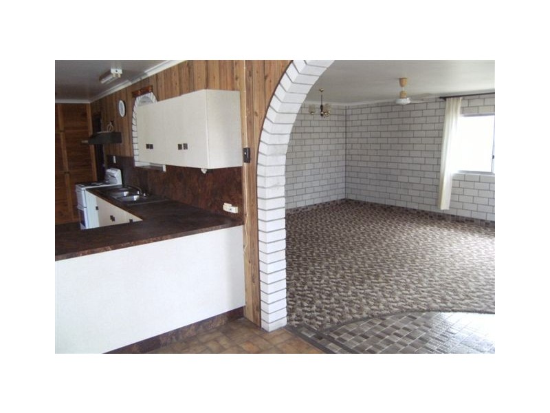 5 VON ALPIN, Ingham QLD 4850