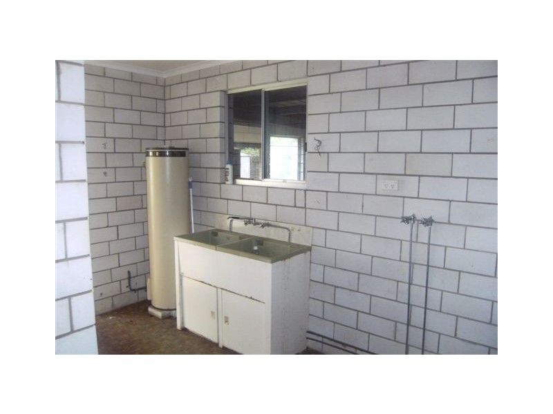 5 VON ALPIN, Ingham QLD 4850