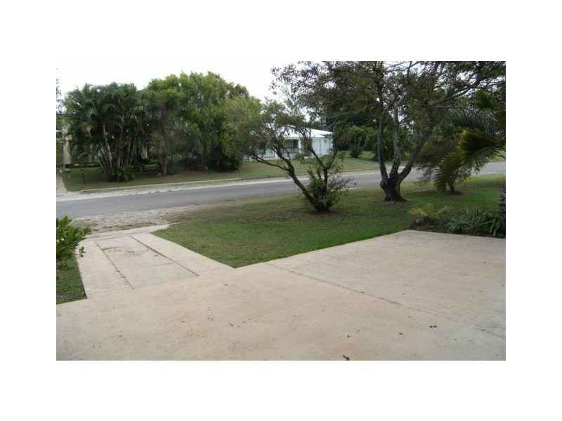 19  Bottlebrush St, Forrest Beach QLD 4850