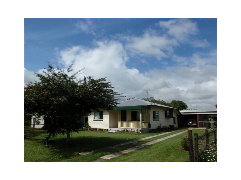 23 SARTORESI, Trebonne QLD 4850