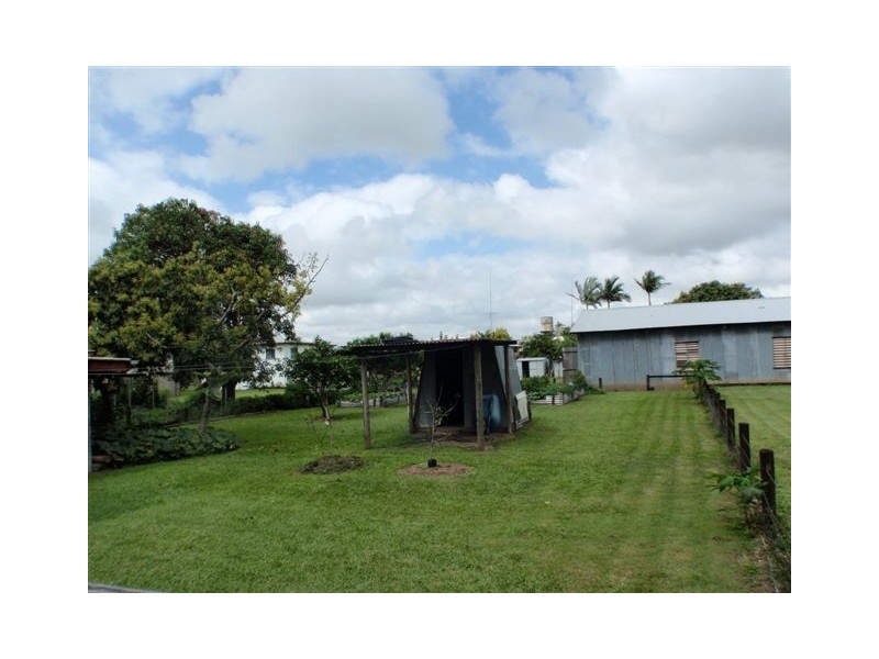 23 SARTORESI, Trebonne QLD 4850