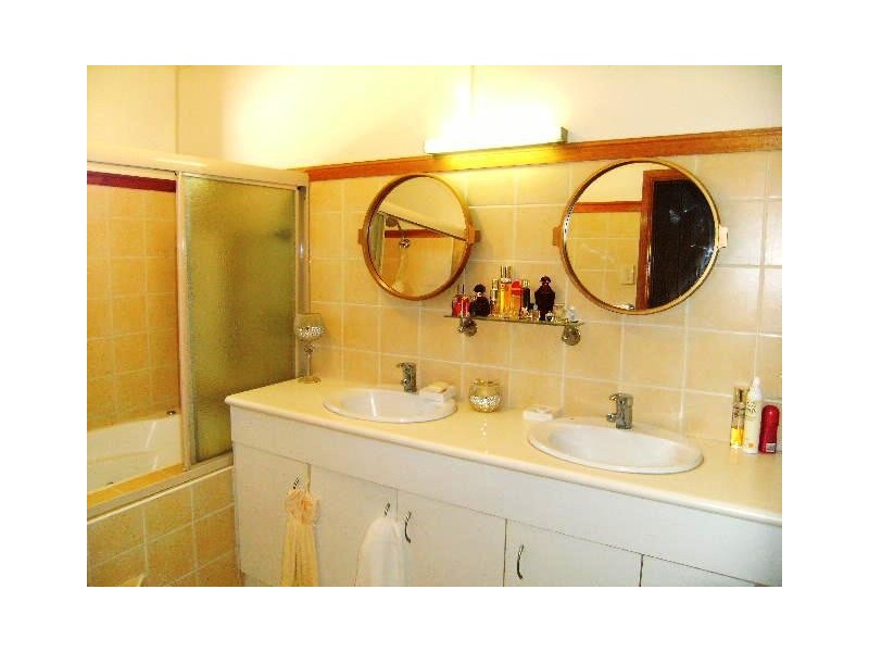 8 Townsend Street, Ingham QLD 4850