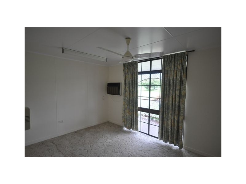 39 Sir Arthur Fadden, Ingham QLD 4850