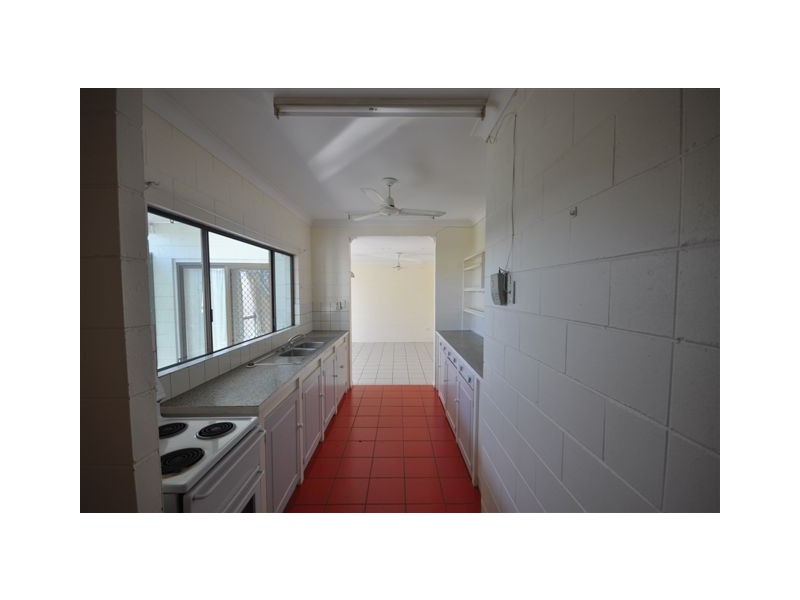 34 Bottlebrush Street, Forrest Beach QLD 4850