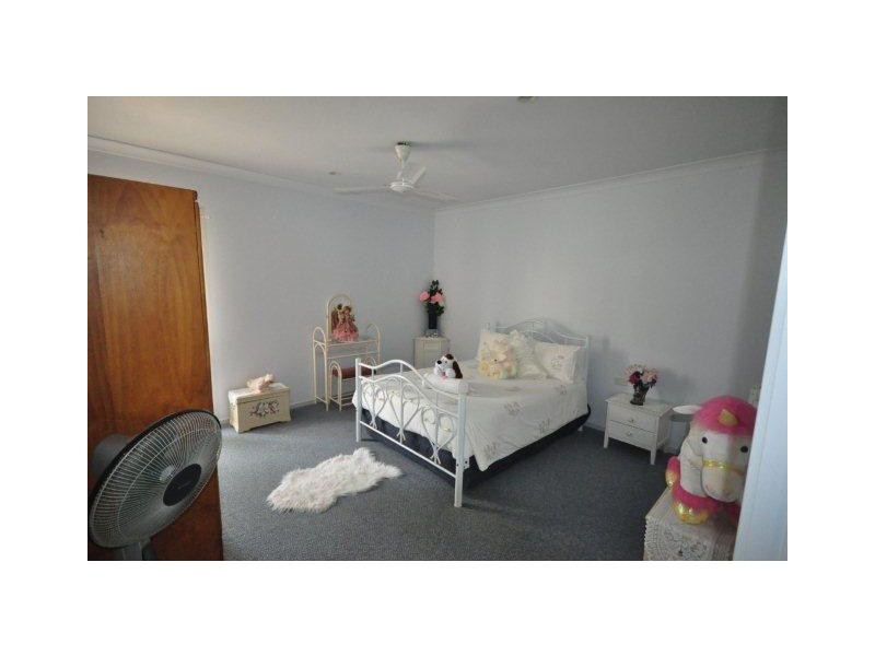 16 Wallis Street, Trebonne QLD 4850