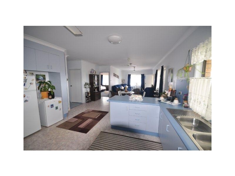 16 Wallis Street, Trebonne QLD 4850