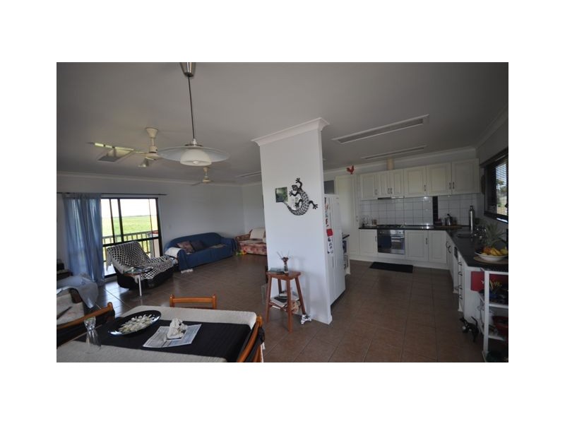14 Hinchinbrook Court, Halifax QLD 4850