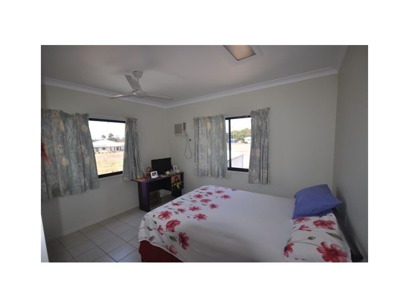 14 Hinchinbrook Court, Halifax QLD 4850