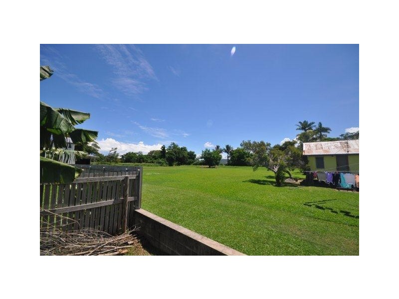 80 Musgrave Street, Halifax QLD 4850