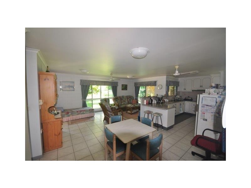 6 Carr Crescent, Lucinda QLD 4850