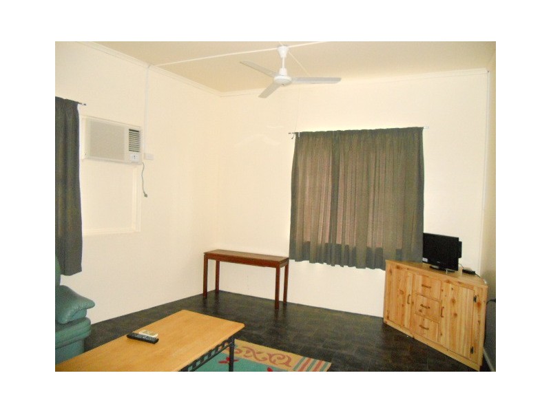 2/13 Palm Terrace, Ingham QLD 4850