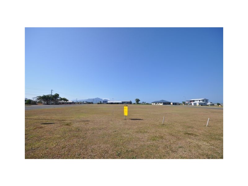 1 Hinchinbrook Court, Halifax QLD 4850